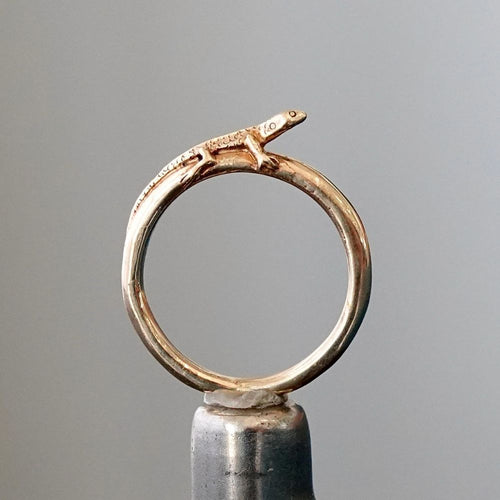 Sunning Lizard, 14K gold
