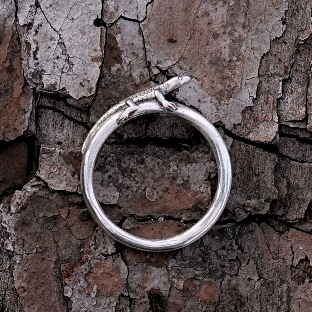 Sunning Lizard, silver