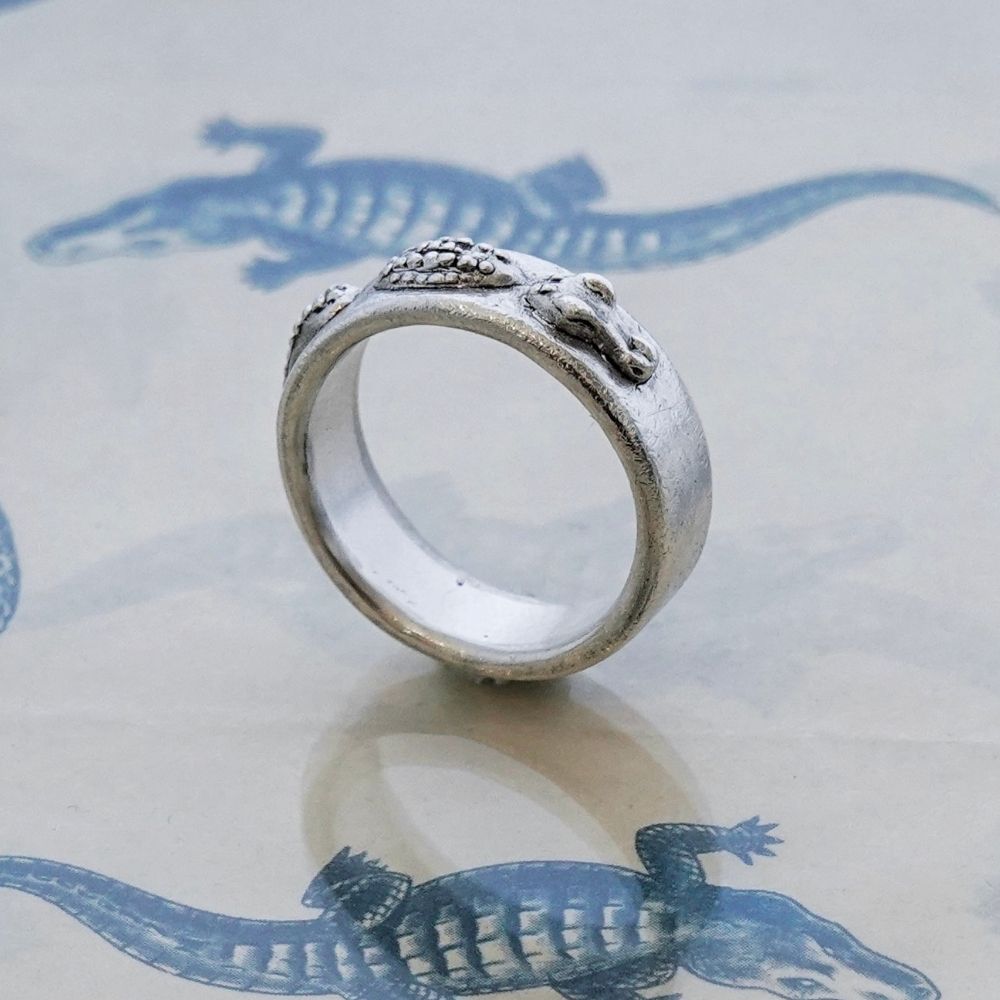 Swimming Alligator, silver