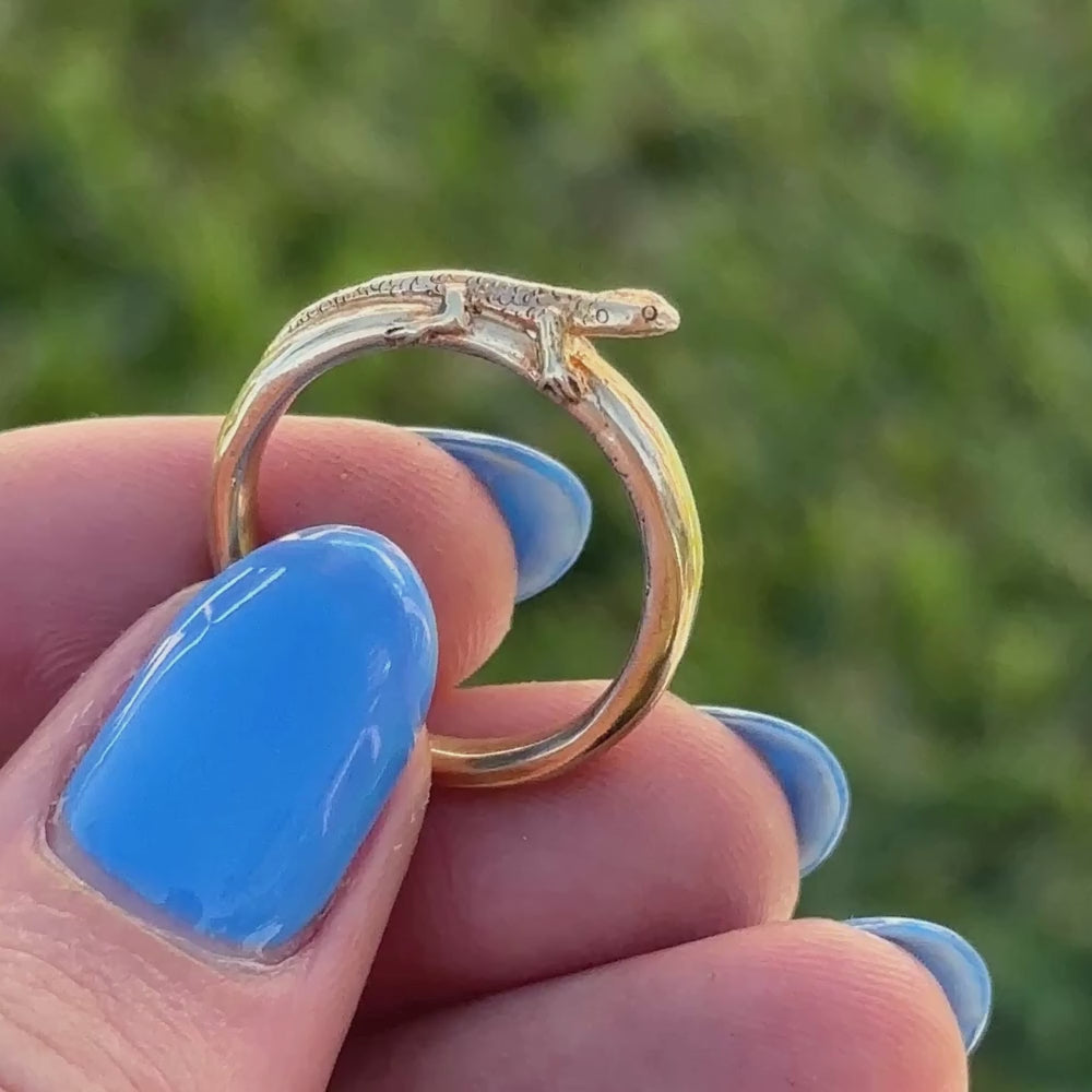 Sunning Lizard, 14K gold
